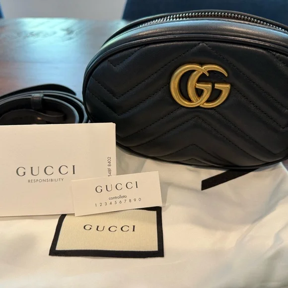 Gucci Black and Gold Leather Belt Bag Gucci GG Marmont Black Matelassé Gold Logo Leather Belt Bag  main image 4